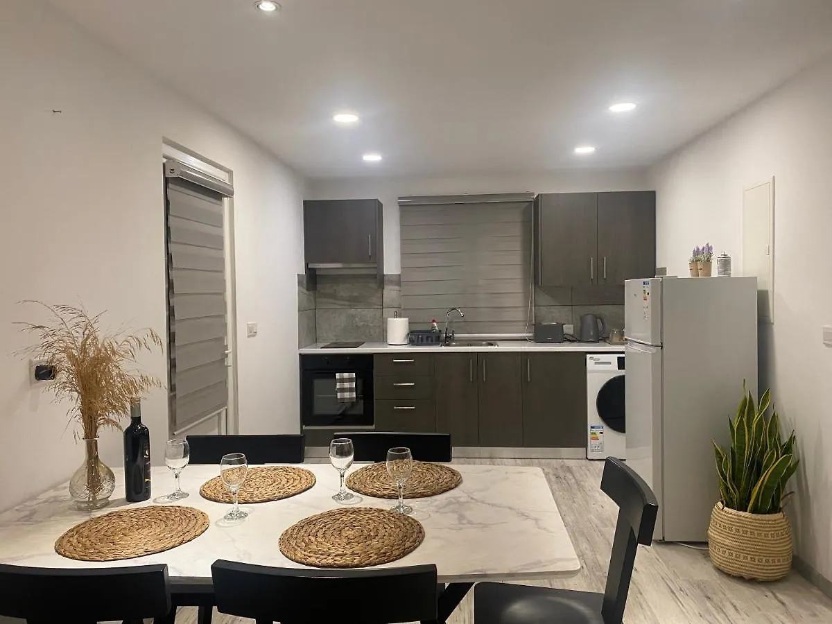 Luxury Lavender Apartment Larnaca